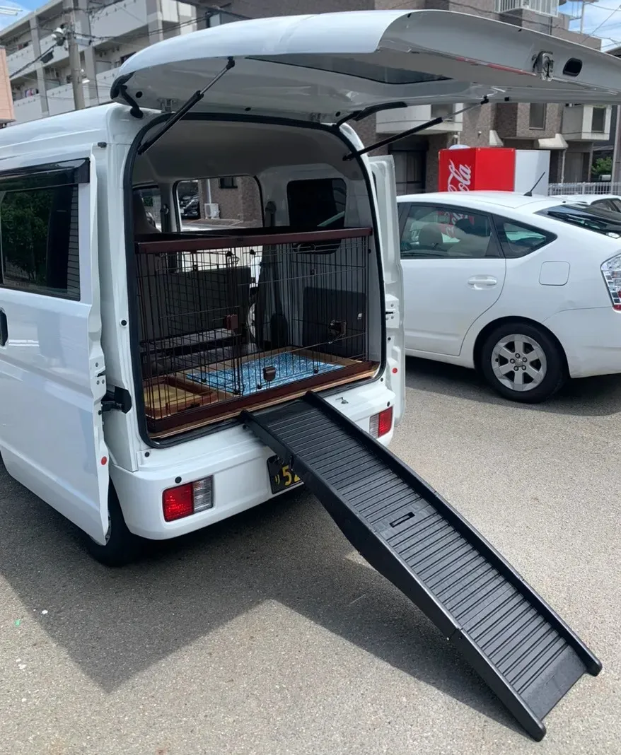 スロープが設置されているので安心して乗車可能です。